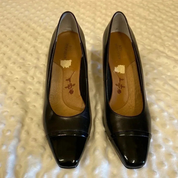 Ros Hommerson Black Leather Patent Toe Pumps - Picture 2 of 12